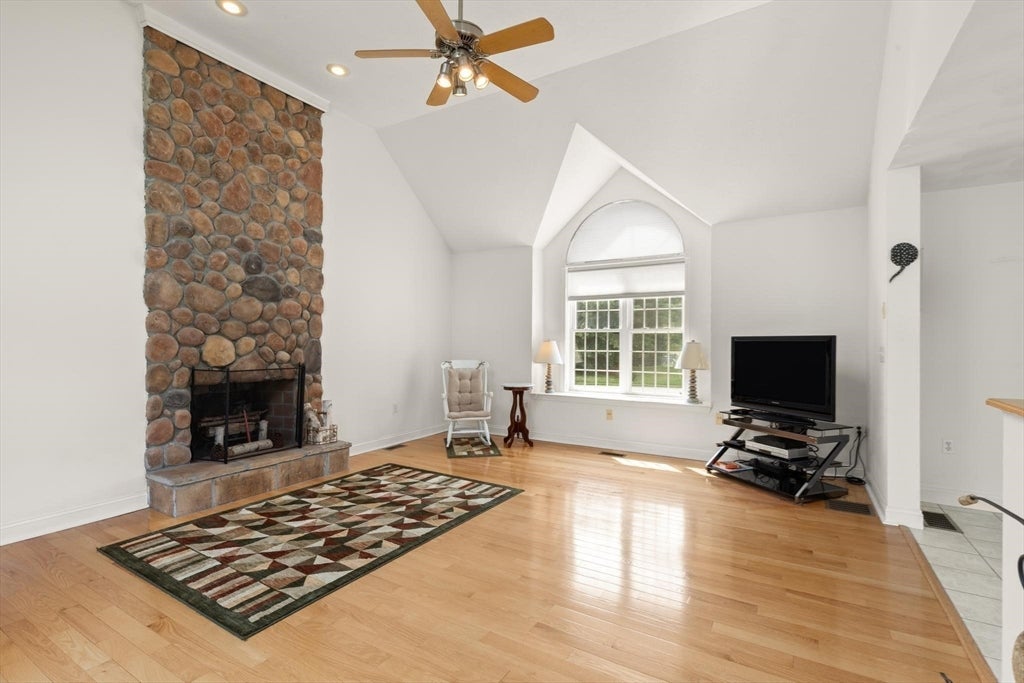 29 Hadley Road, Pepperell, MA, 29 Hadley Road, Pepperell, MA Photo #11