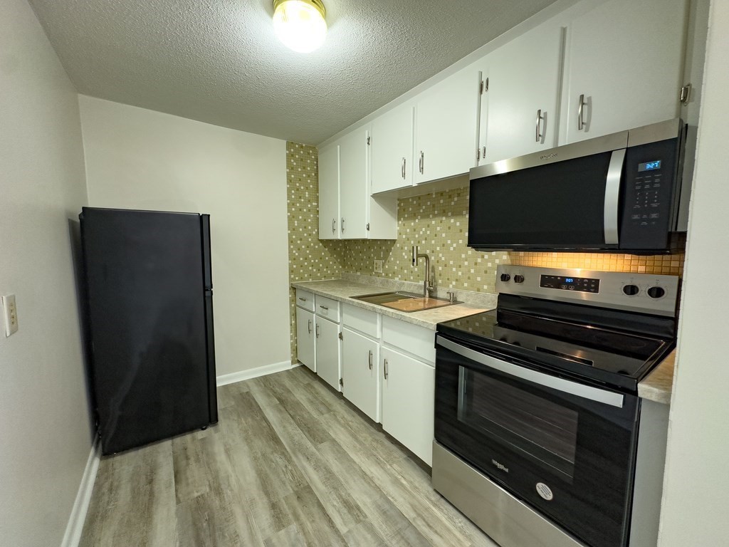 172 River St B7