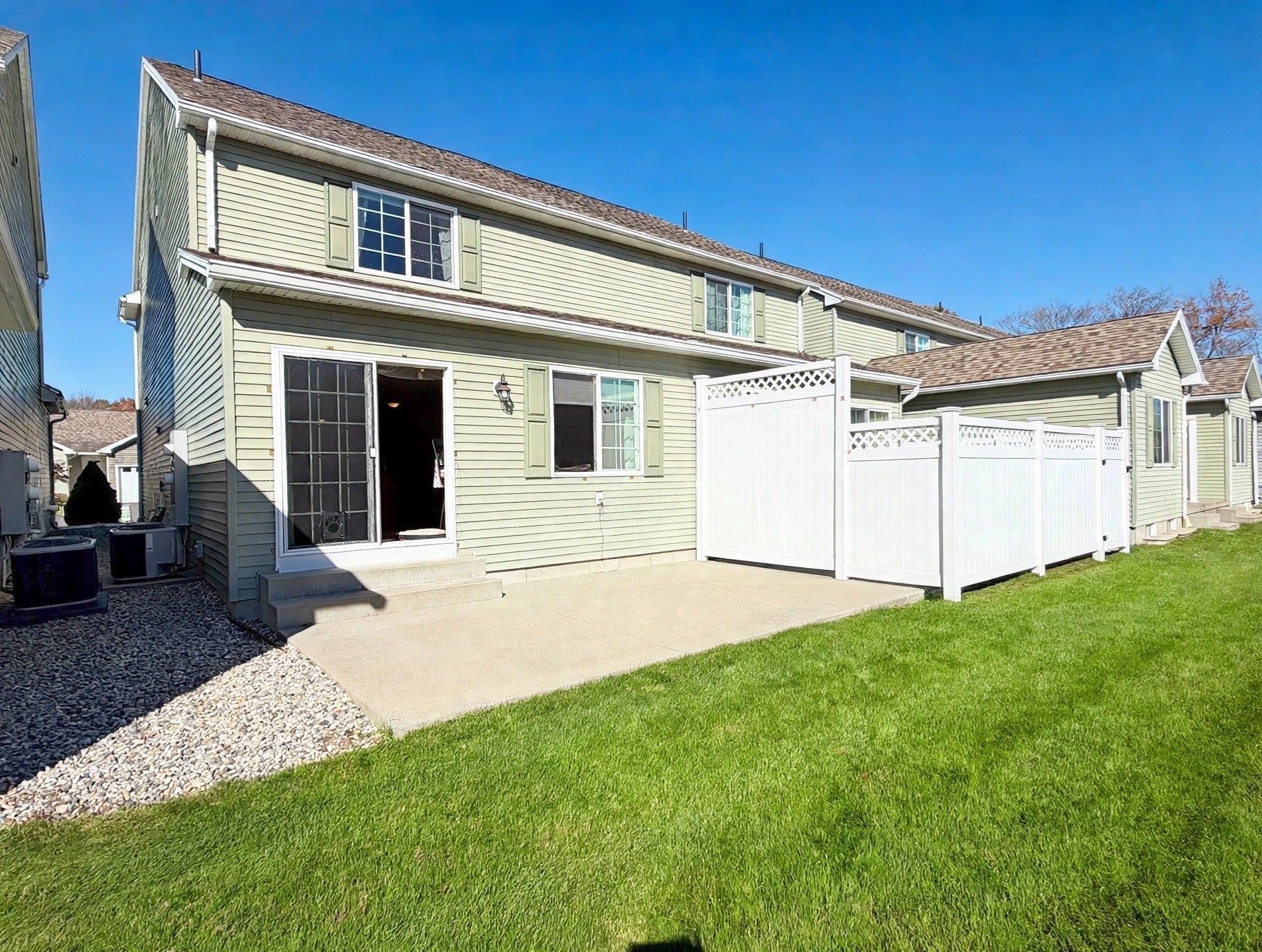 353 Fuller St 17
