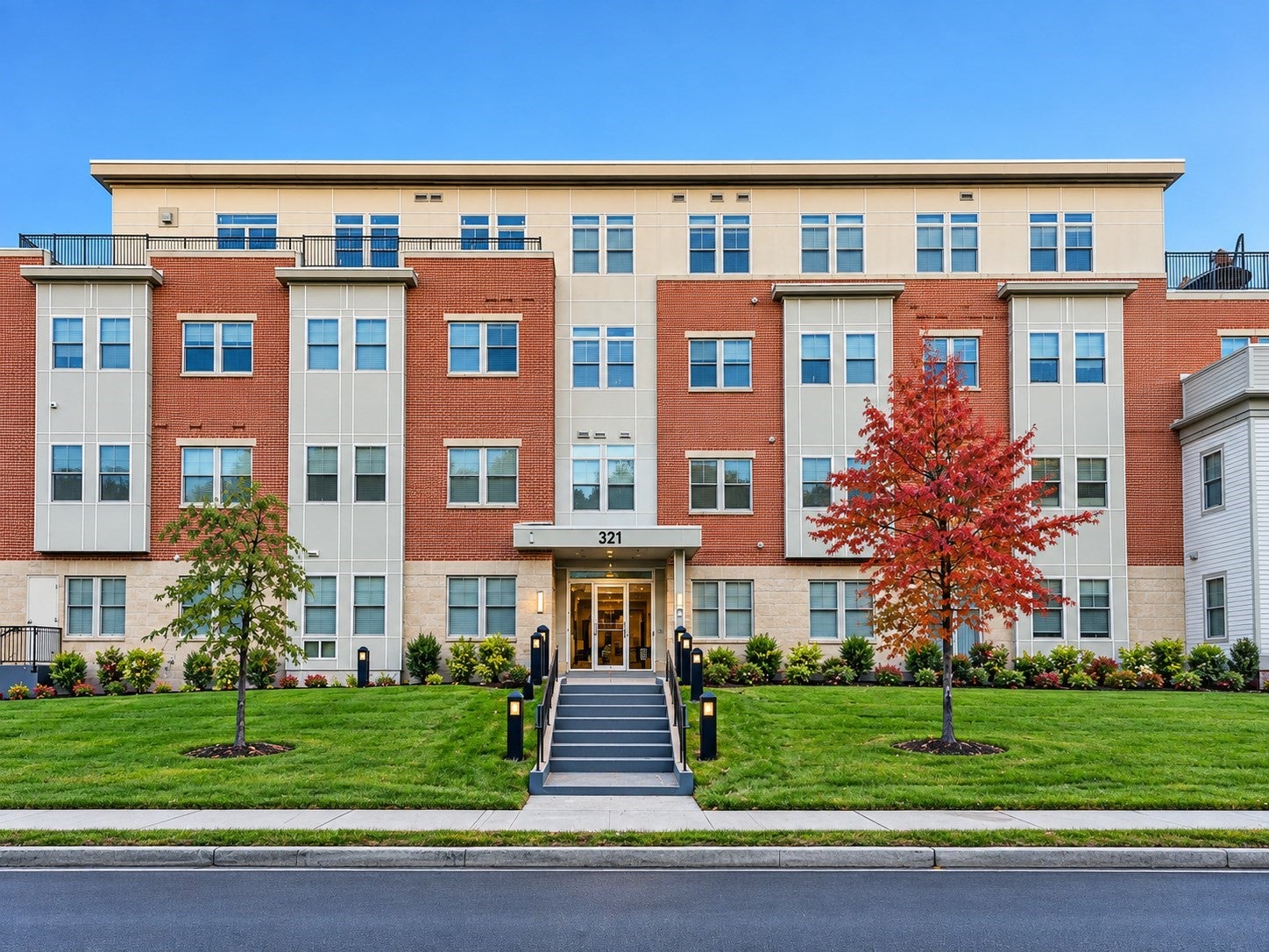 Photo of 321 Hammond Pond Pkwy, Brookline, MA