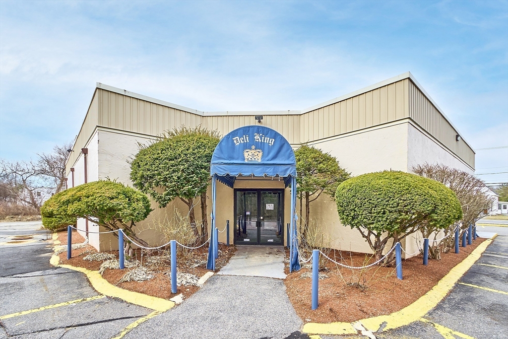 885 Main Street