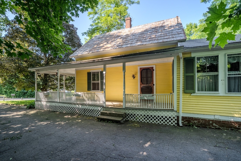 52 Maple St