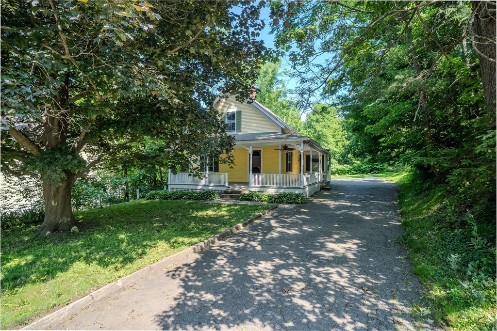 52 Maple St