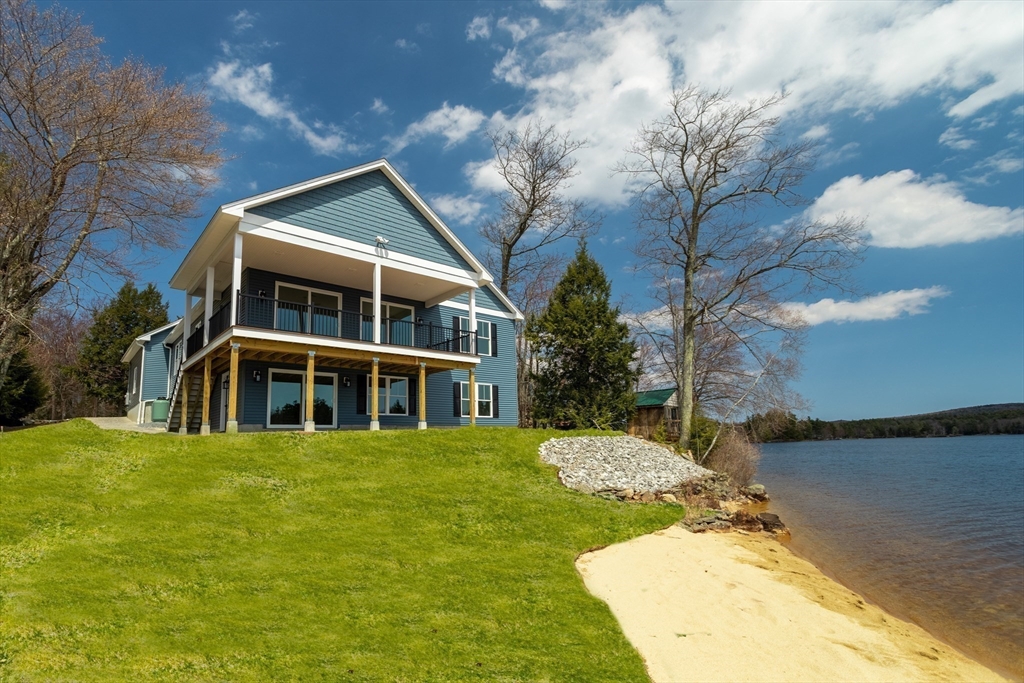 74 Lakeshore Dr
