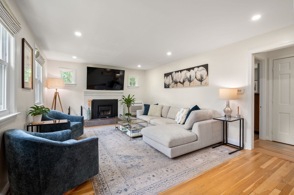 10 James Rd