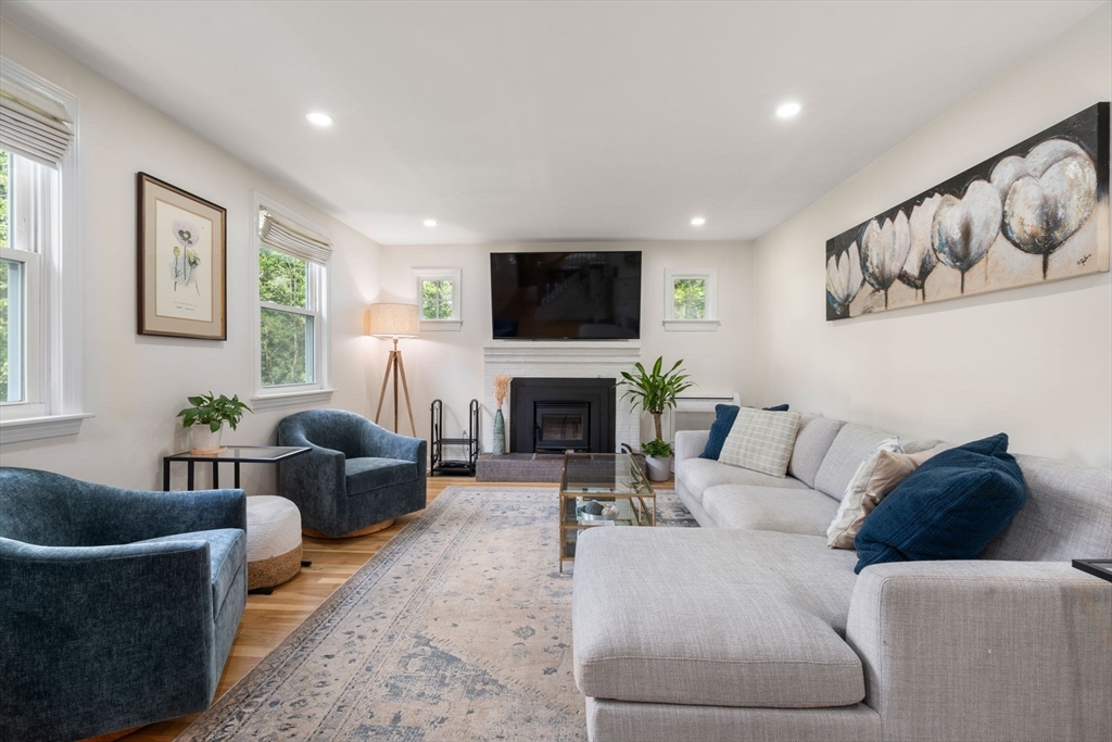 10 James Rd