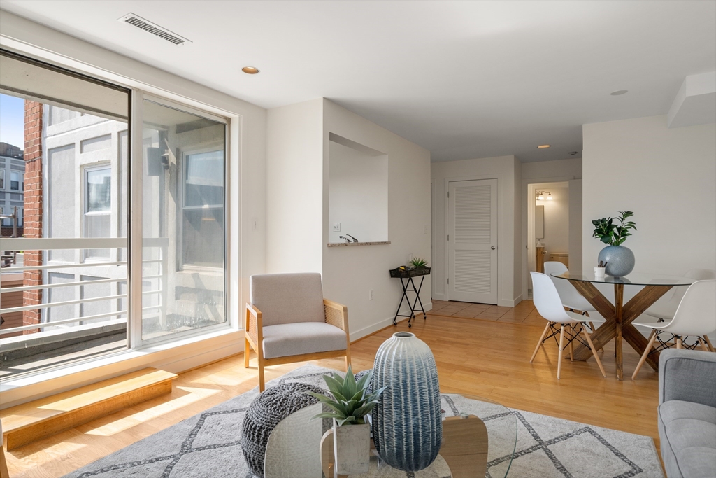 20 Chestnut Street 406