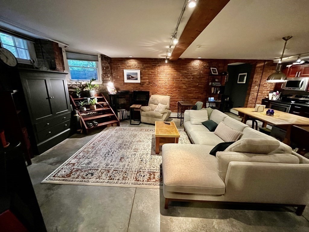 Photo 1 of 16 — 1760 Beacon Street 3, Brookline, MA 02445