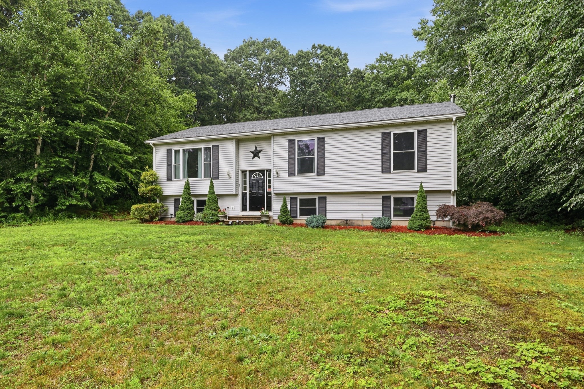 570 Woodland Way
