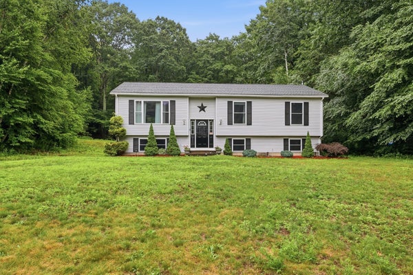 570 WOODLAND WAY, RUSSELL, MA 01071 - Image acef74121b6d75df4e652bfc394aa187/415623198
