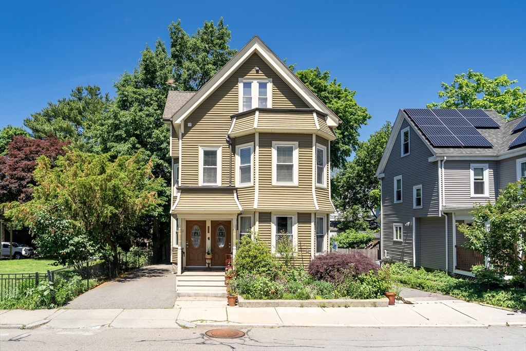 67 Cohasset St 1