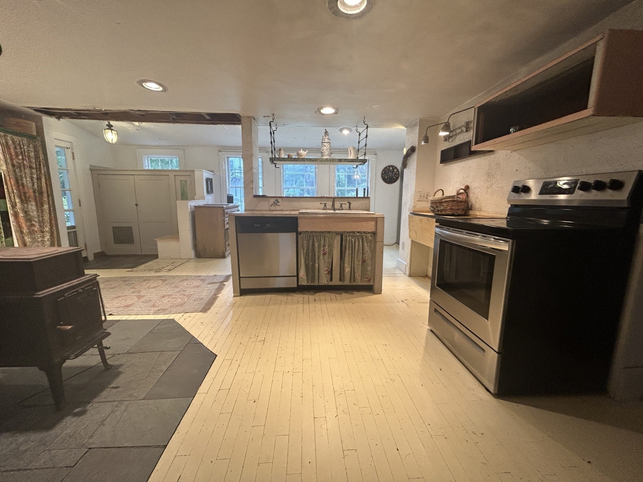 5 Roberts Ct, Gloucester, MA Photo #19