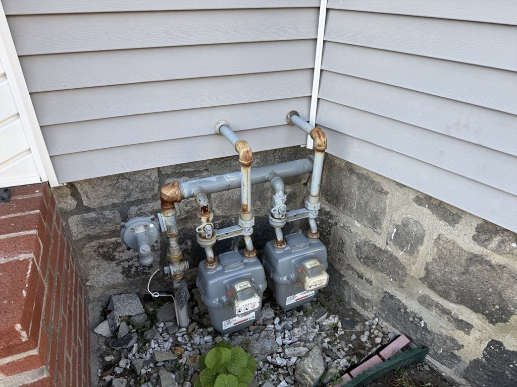 61 Butterfield St, Lowell, MA, 61 Butterfield St, Lowell, MA Photo #28