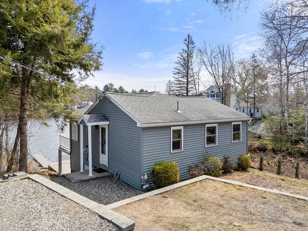 33 Pine Tree Dr