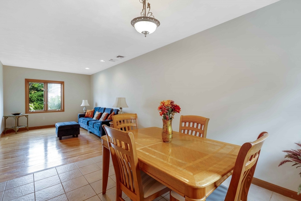 23 Waverly Pl 23