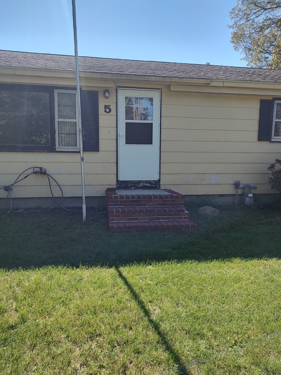 5 New Carver St