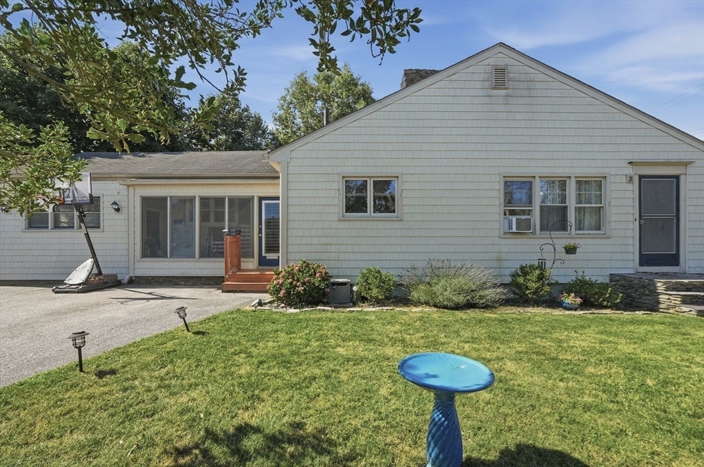 Photo of 2 Lisa Ave, Acushnet, MA