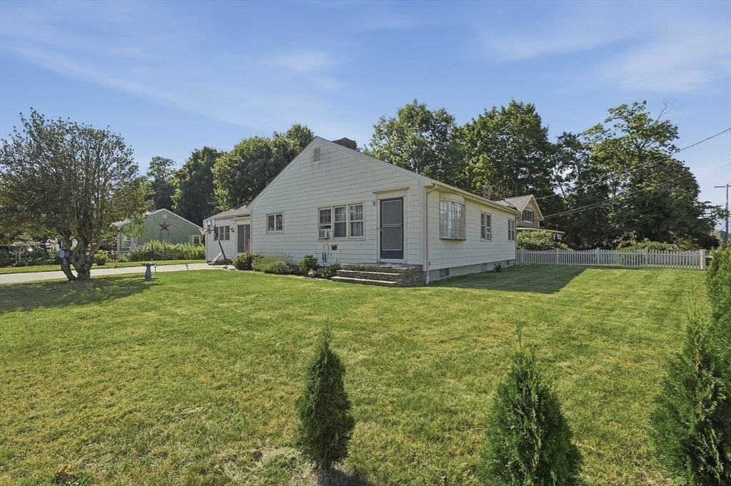 2 Lisa Ave, Acushnet, MA Photo #28