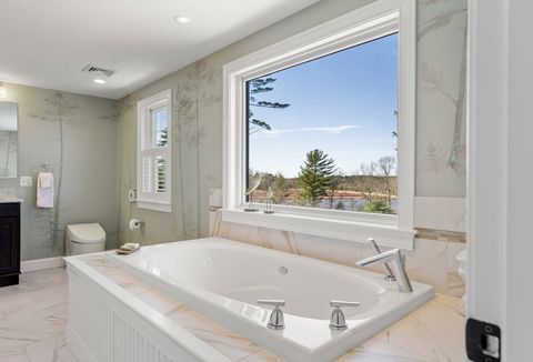 11 Redtail Ln Carver MA 02330