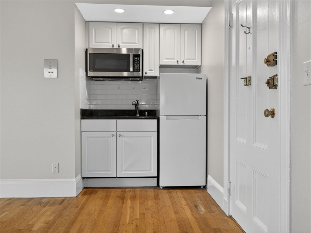 230 Newbury Street 21