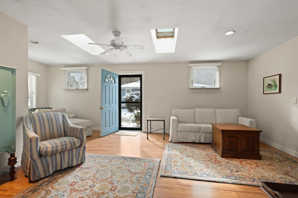 15 Amherst Rd