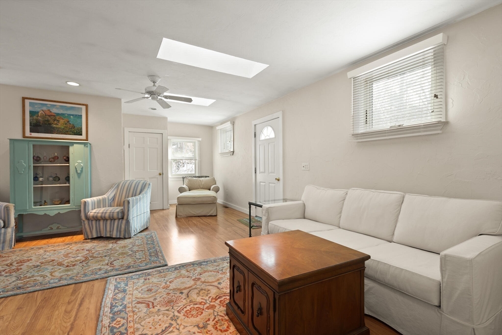 15 Amherst Rd