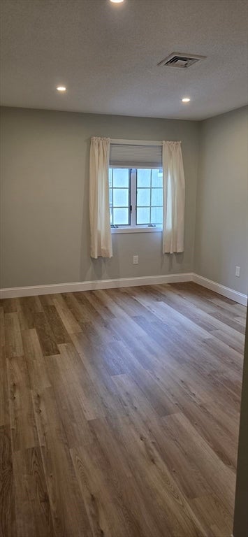 284 N Main St 4