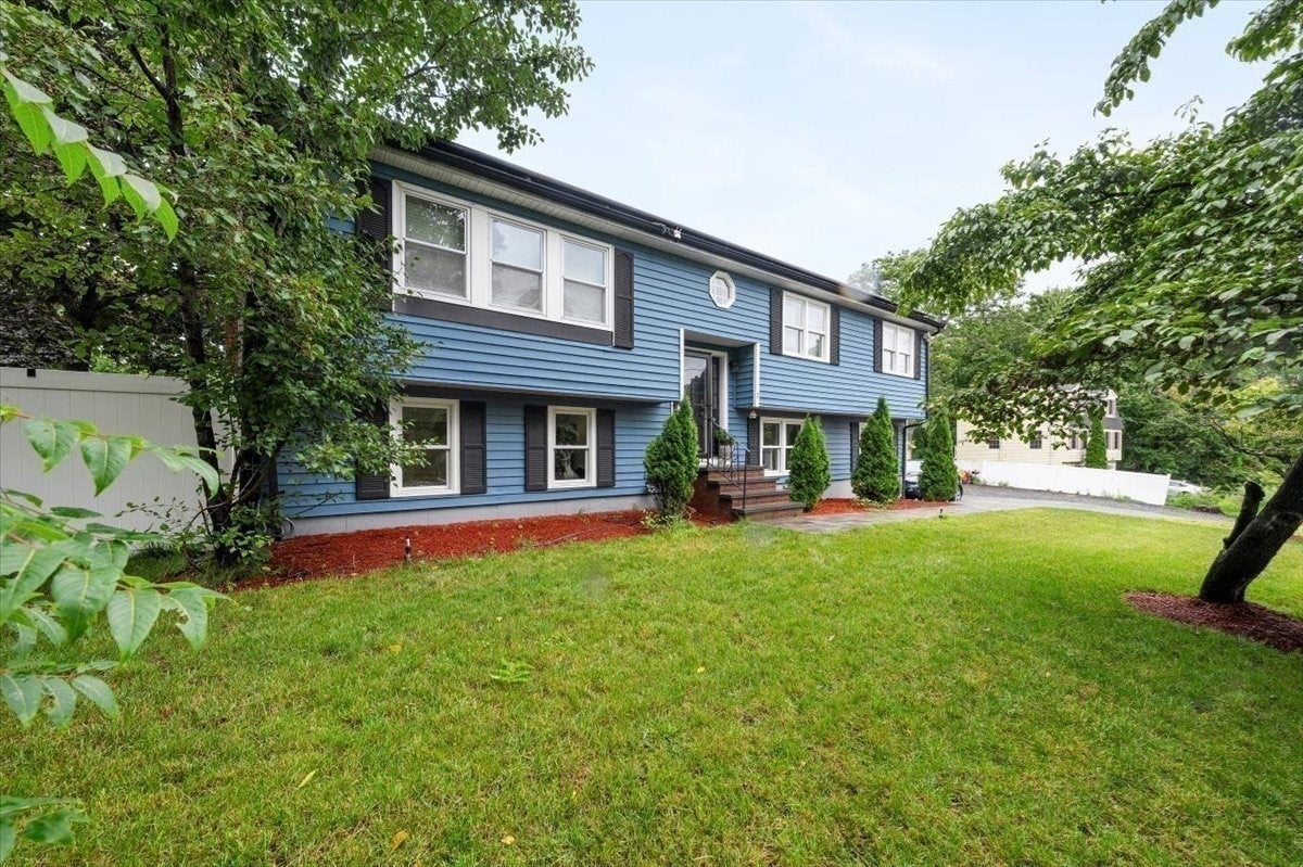 7 Alyssum Dr, Billerica, MA Photo #3
