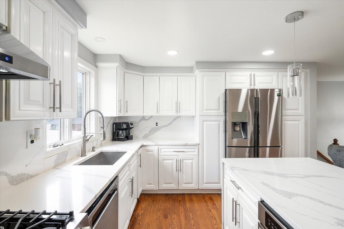 7 Alyssum Dr, Billerica, MA Photo #8