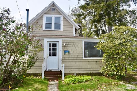 4 1st St Wareham MA 02558