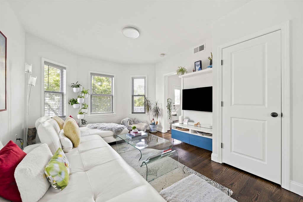 27 Whitten St #2, Boston, MA, 27 Whitten St #2, Boston, MA Photo #11