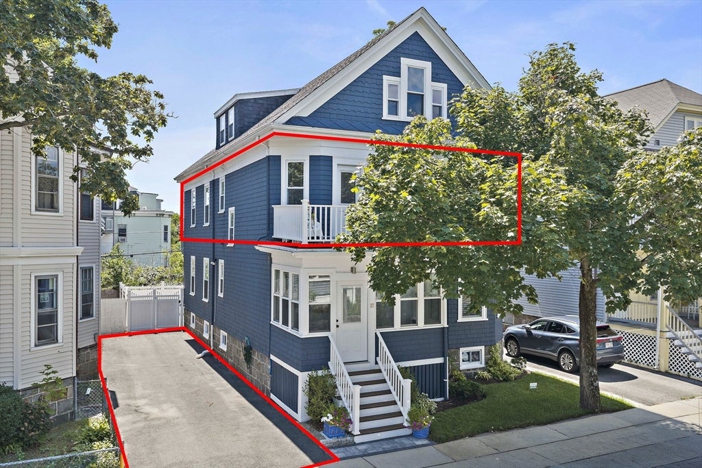 Photo of 27 Whitten St, Boston, MA