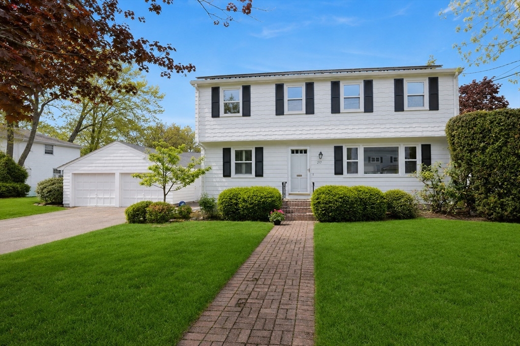 Photo of 277 Rosemary St, Needham, MA