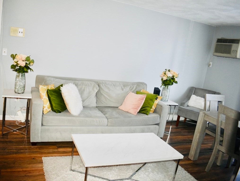 Photo of 358 Broadway, Lynn, MA