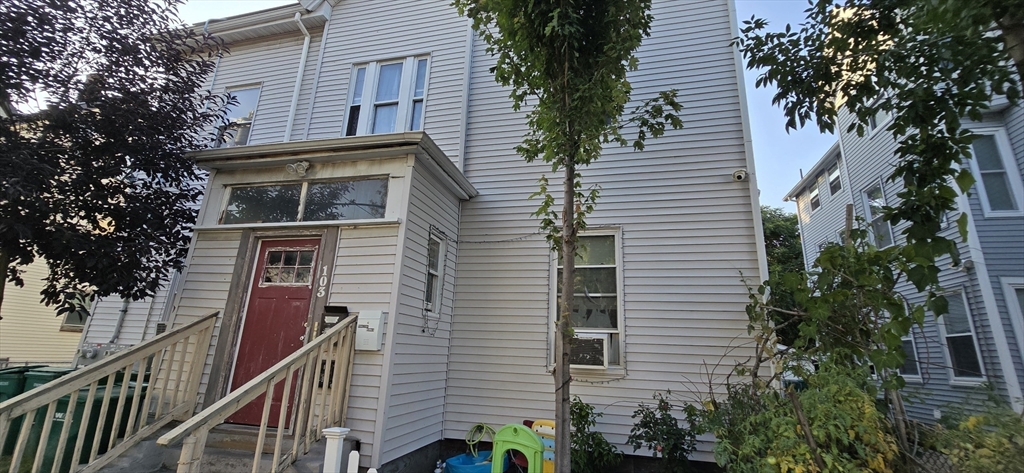 103 Warren St