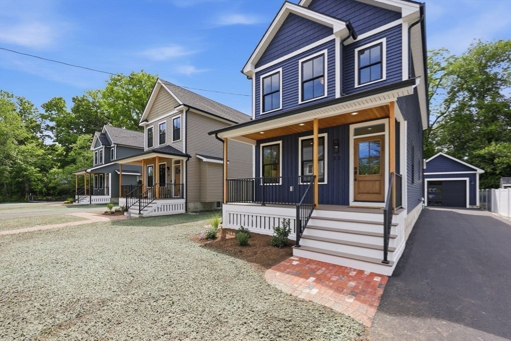 33 Landy Ave