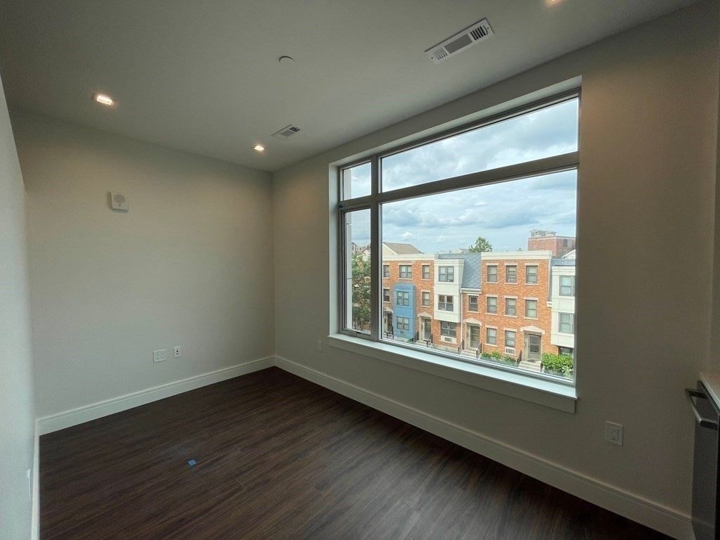 99 Sumner St 303