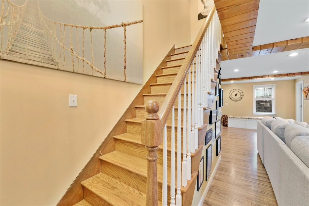 4063 Main St