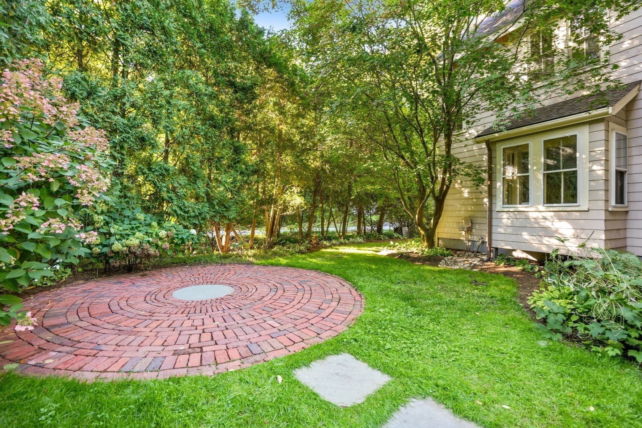 8 East Rd, Wayland, MA, 8 East Rd, Wayland, MA Photo #15
