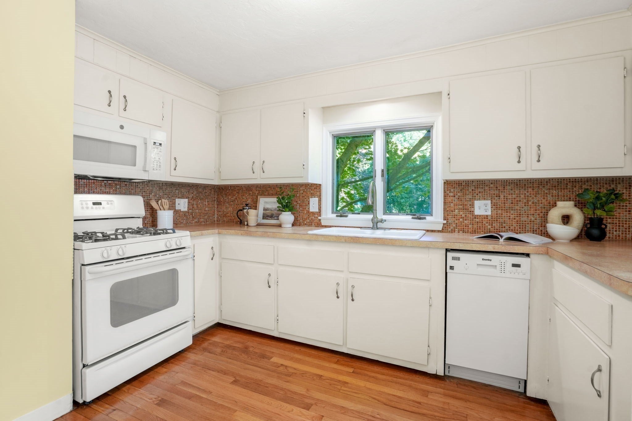 8 East Rd, Wayland, MA, 8 East Rd, Wayland, MA Photo #7
