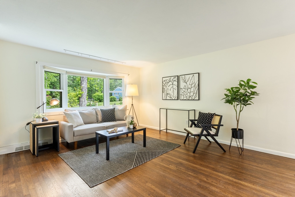 13 Karen Cir