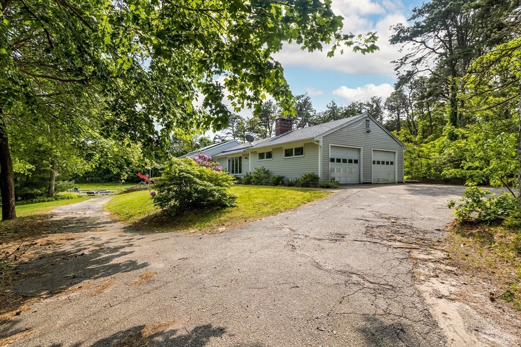 218 Center St