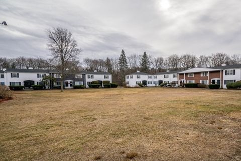 40 Roberts Dr 40 Bedford MA 01730