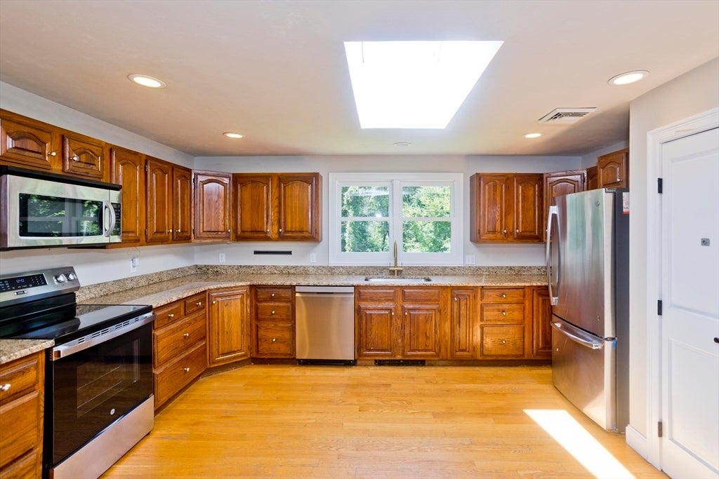 37 Cooper Rd, Northbridge, MA, 37 Cooper Rd, Northbridge, MA Photo #9