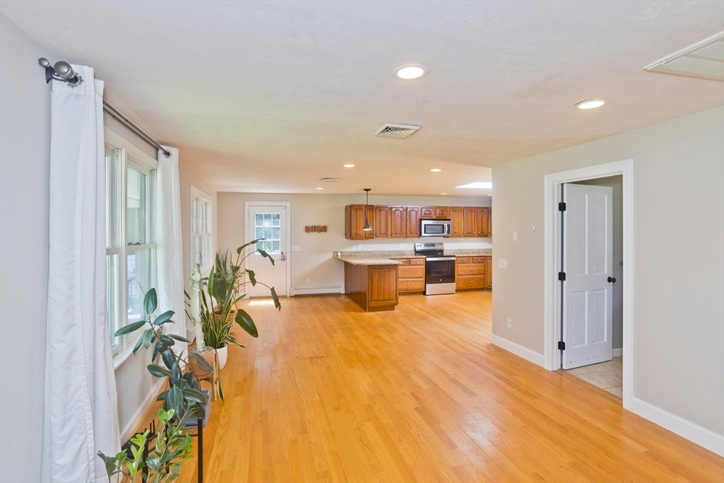 37 Cooper Rd, Northbridge, MA, 37 Cooper Rd, Northbridge, MA Photo #14