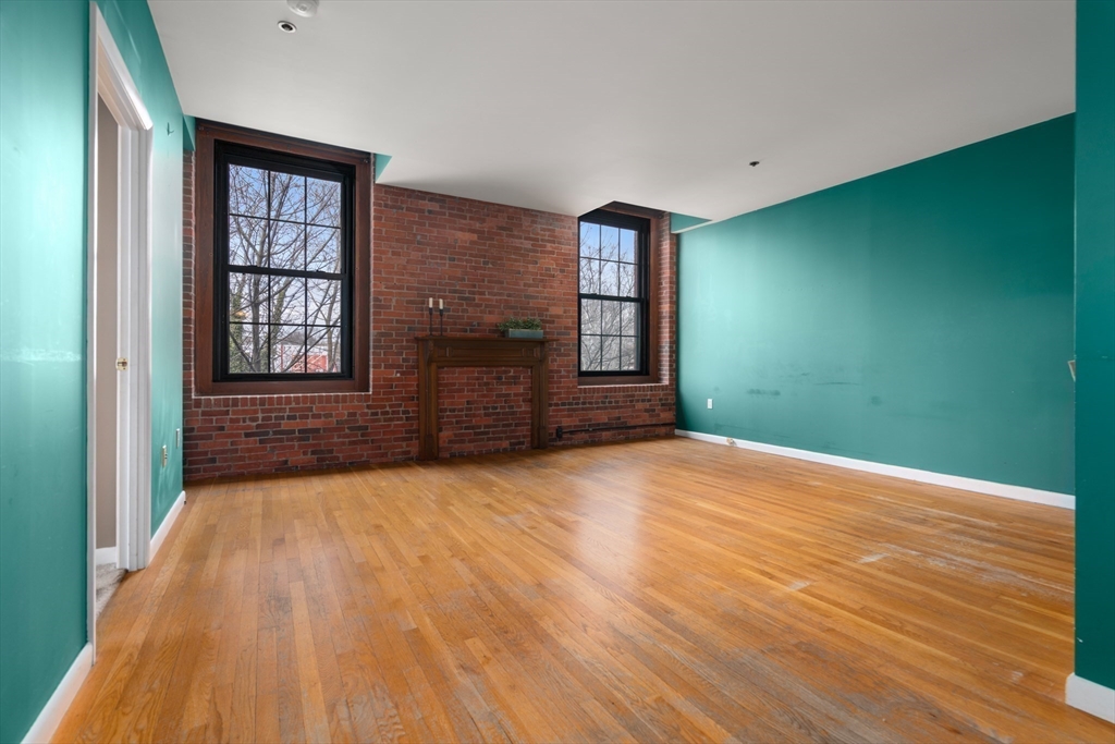 1241-1255 Adams Street F507