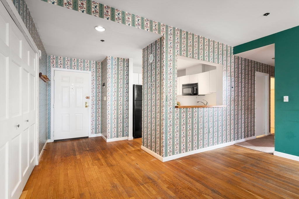 1241-1255 Adams Street F507
