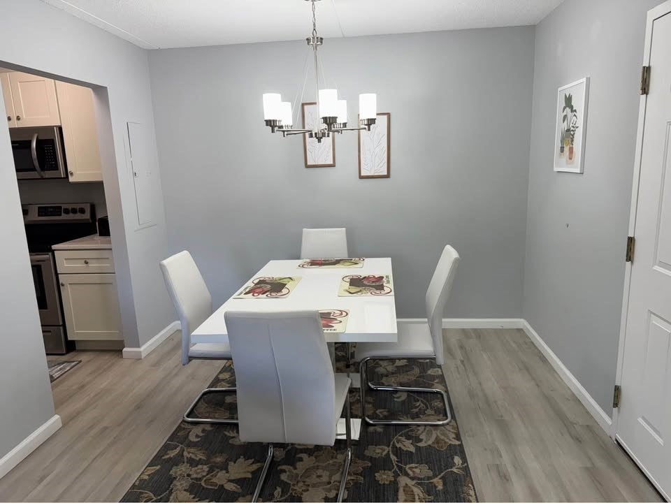 Photo of 34 Maplecrest CIR, Holyoke, MA