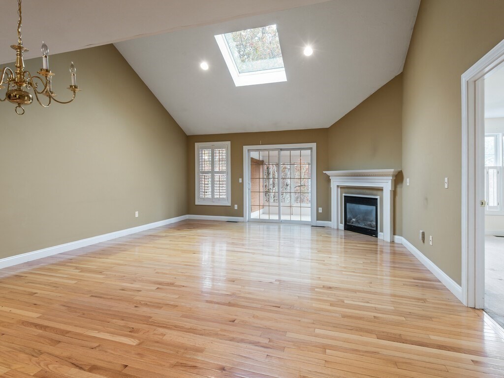 156 Hillside Village Dr 156