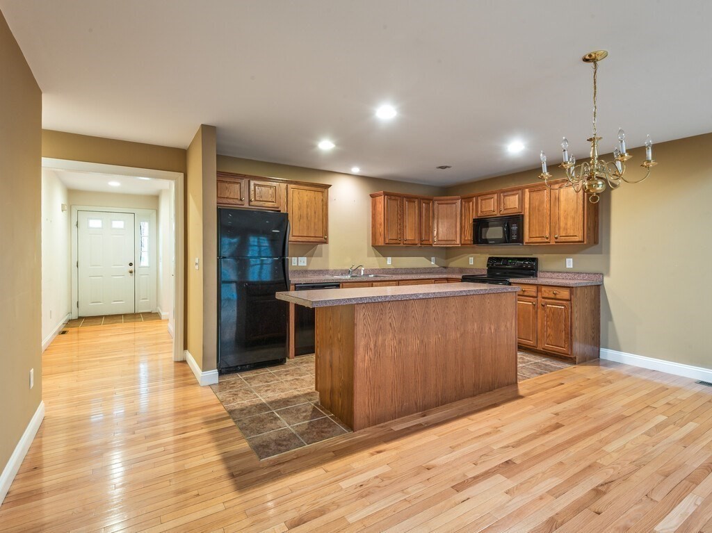 156 Hillside Village Dr 156